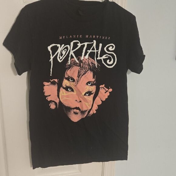 Melanie Martinez Black Graphic Tee - Picture 1 of 4
